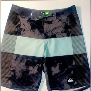 Quiksilver Boys' Highlite Arch Baggies Boardshorts Swim Trunks